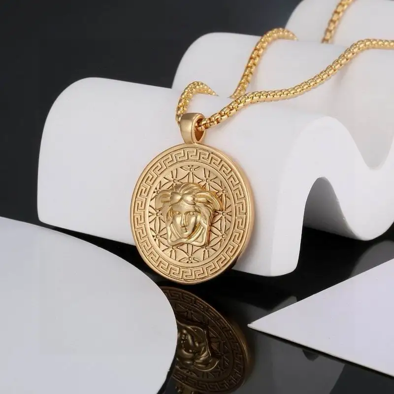 Versace necklace 01yxh172